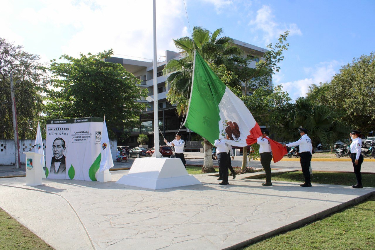 Puerto Morelos conmemora el natalicio de Benito Juárez 