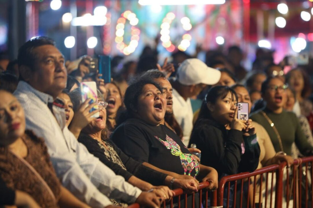 Espectacular tercera noche de carnaval en Puerto Morelos