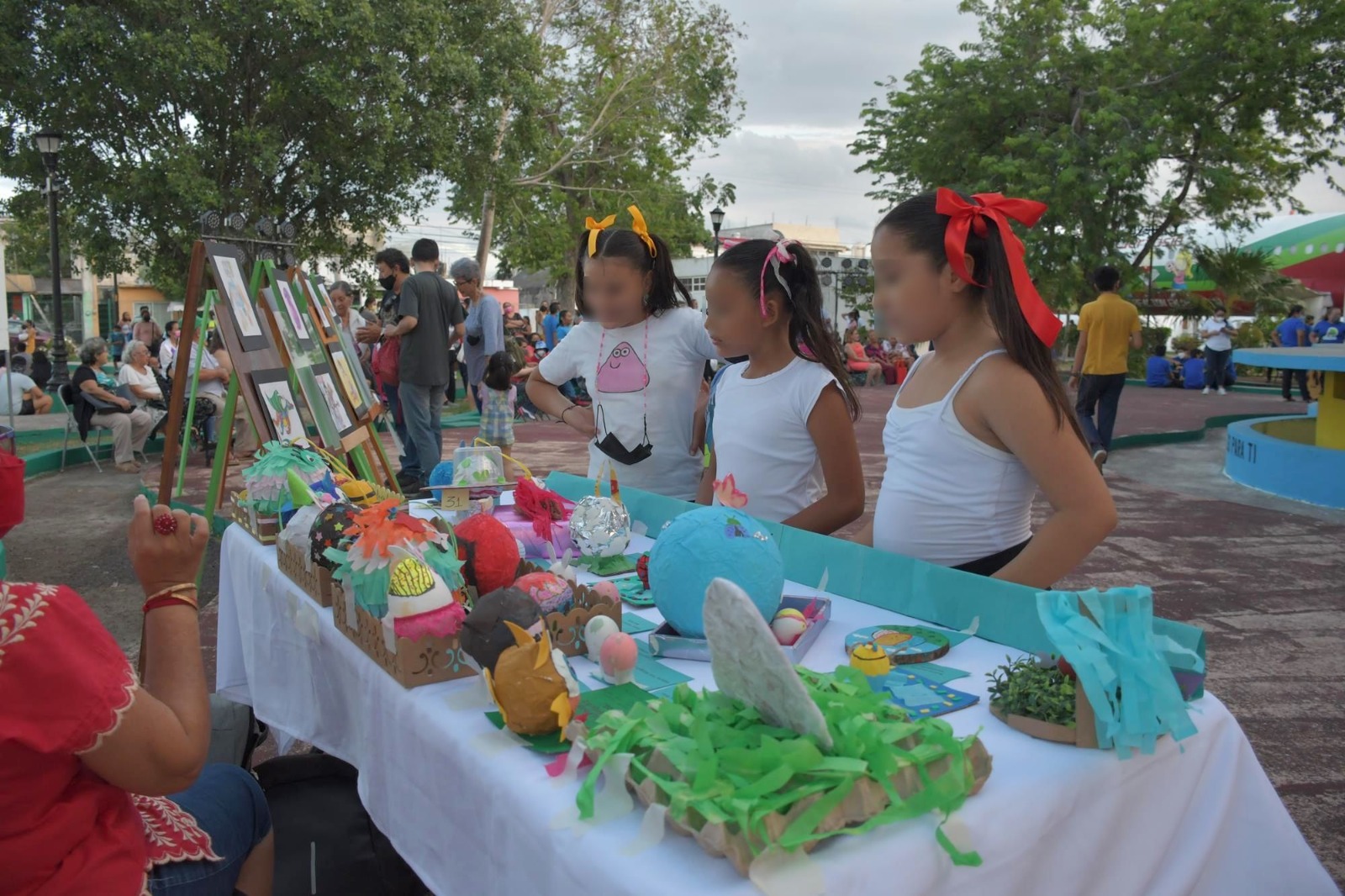 Concurso de decoración de huevos de Pascua en Cozumel