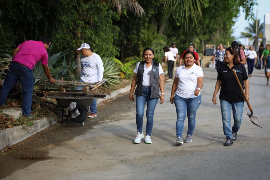 Blanca Merari llevan jornada de limpieza y combate a la generación de mosquitos al fraccionamiento Villas la Playa