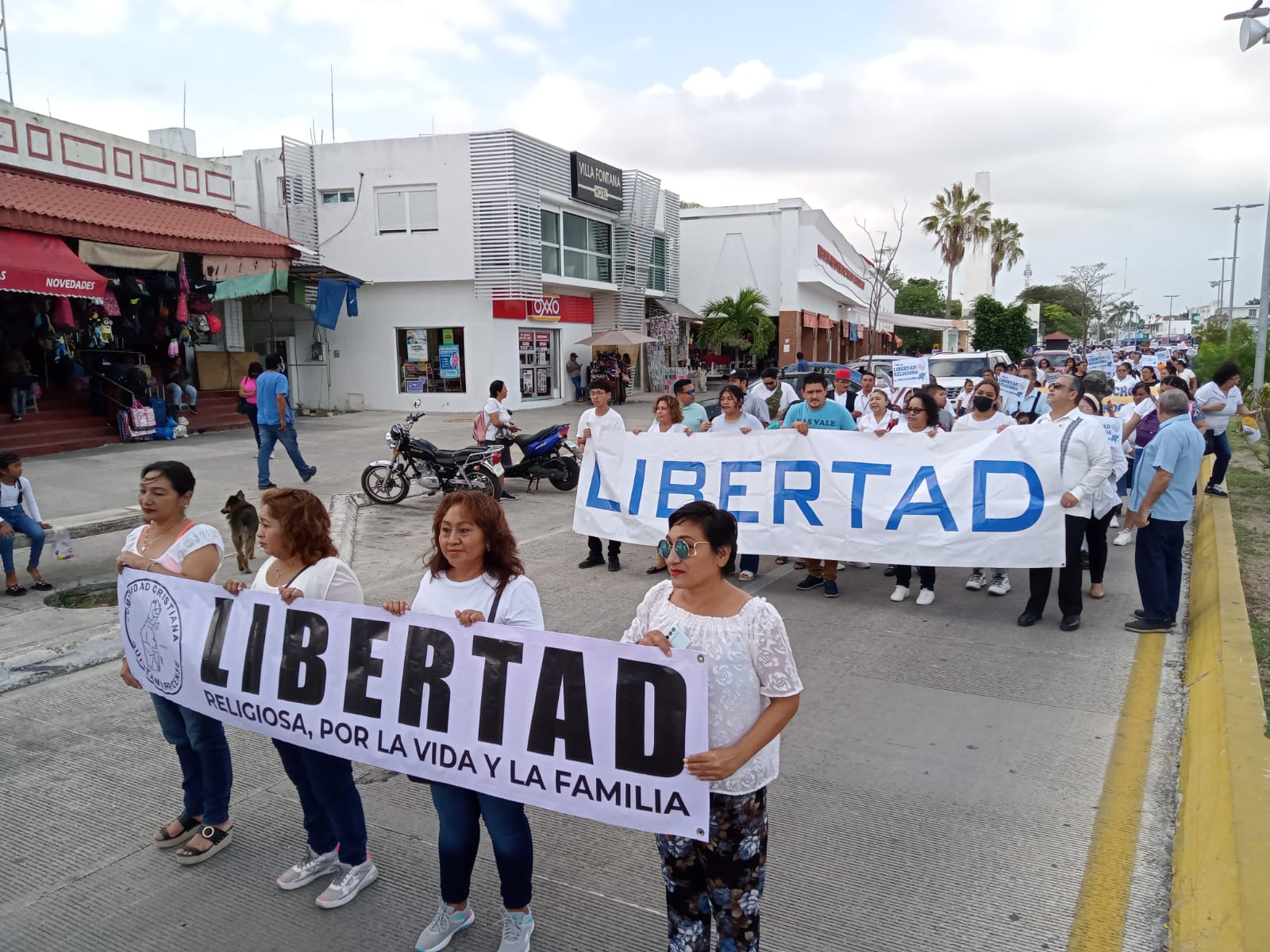 Marchan en Chetumal por la ‘libertad’ religiosa