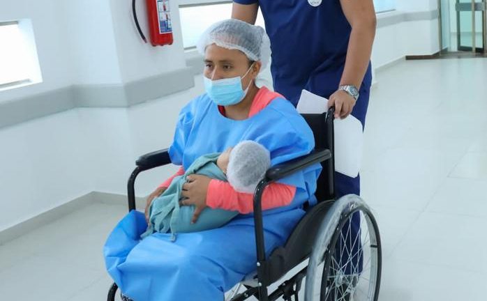 Operan a bebé de forma exitosa en Jornada de Cirugías Extramuros