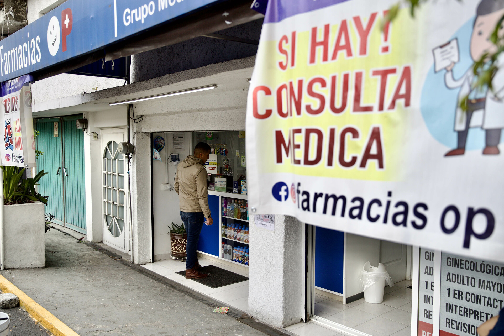 Cofepris enlista a farmacias con irregularidades