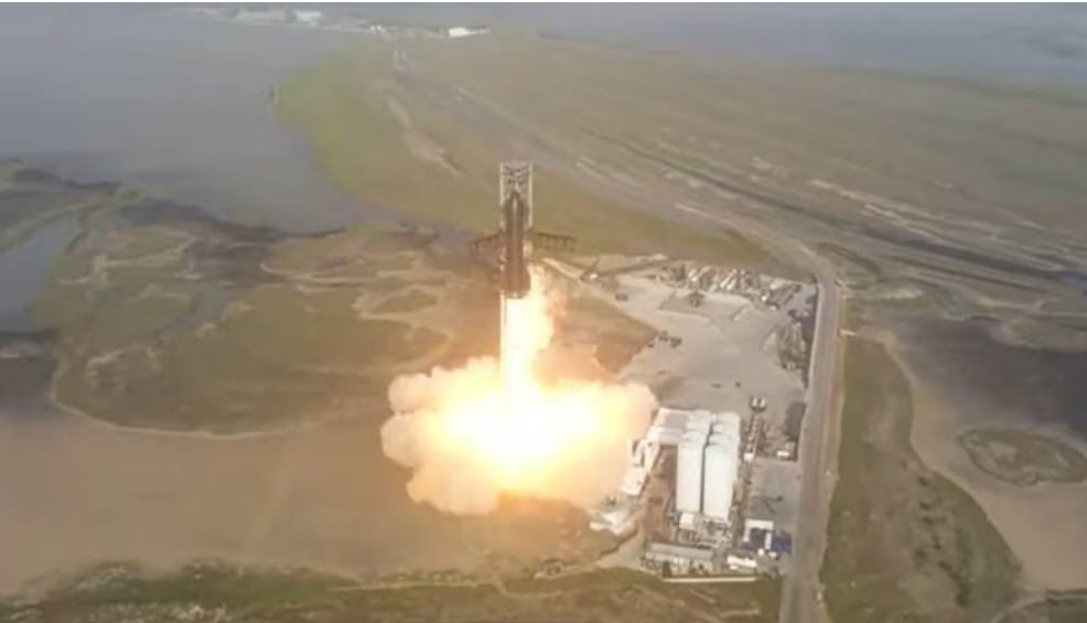 Elon Musk en apuros; Starship de SpaceX explota en pleno lanzamiento
