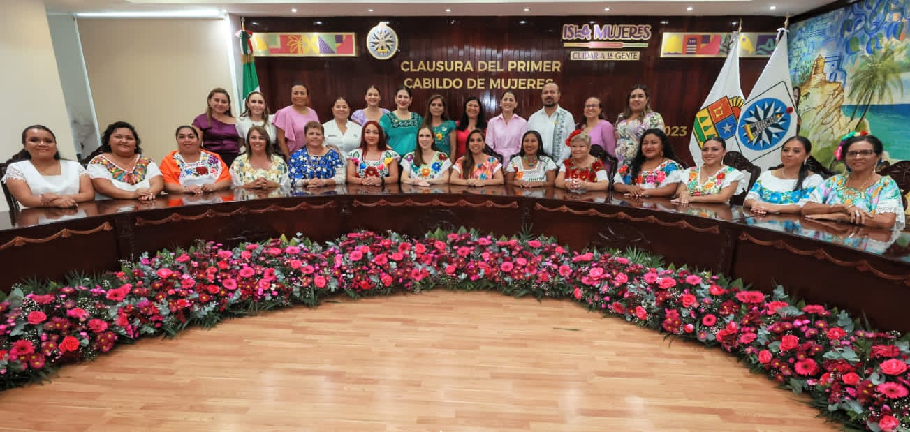 Mara Lezama y Atenea Gómez, clausuran el Primer Cabildo de Mujeres