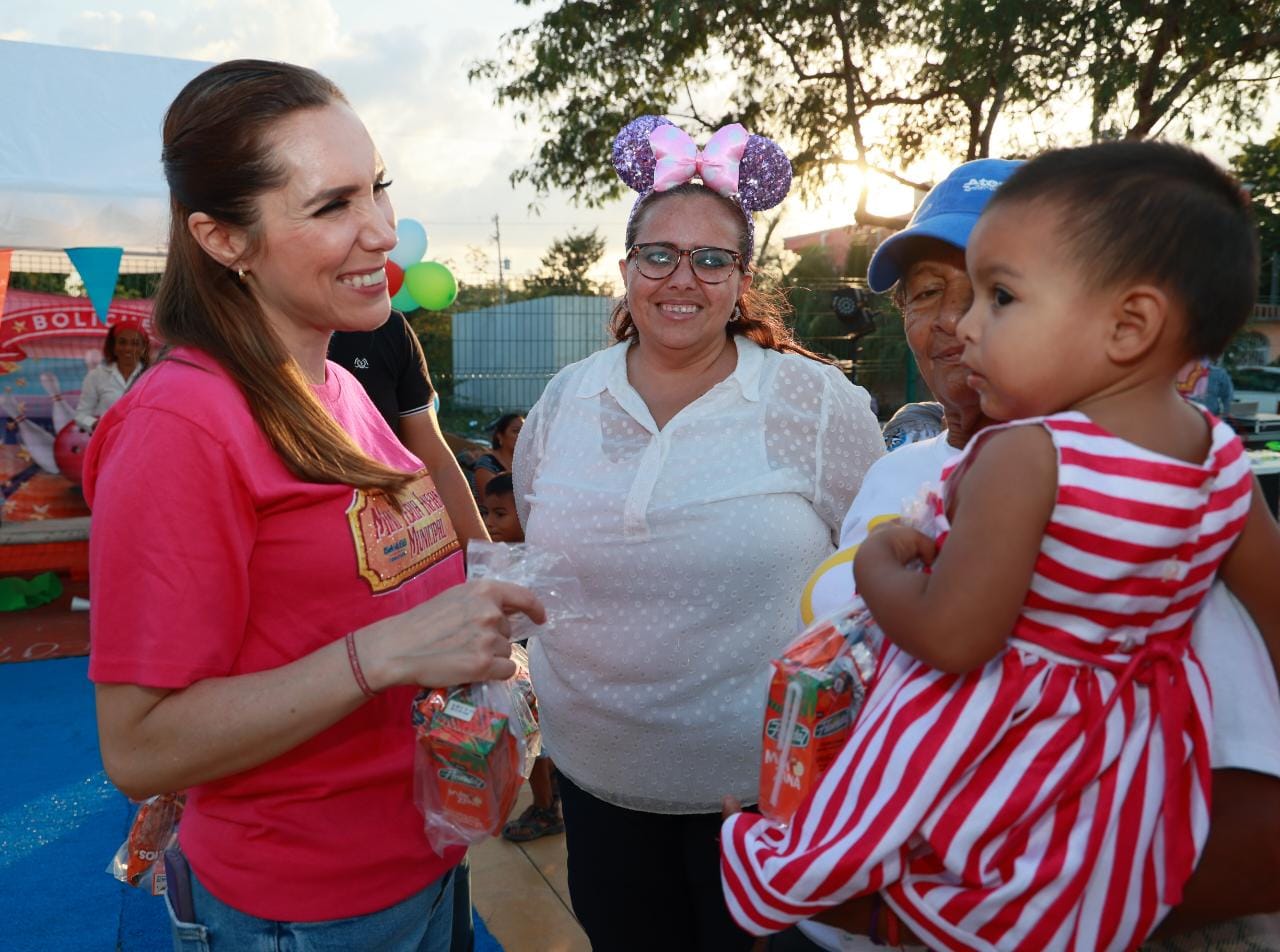 Atenea Gómez lleva alegría a los más pequeños de la isla