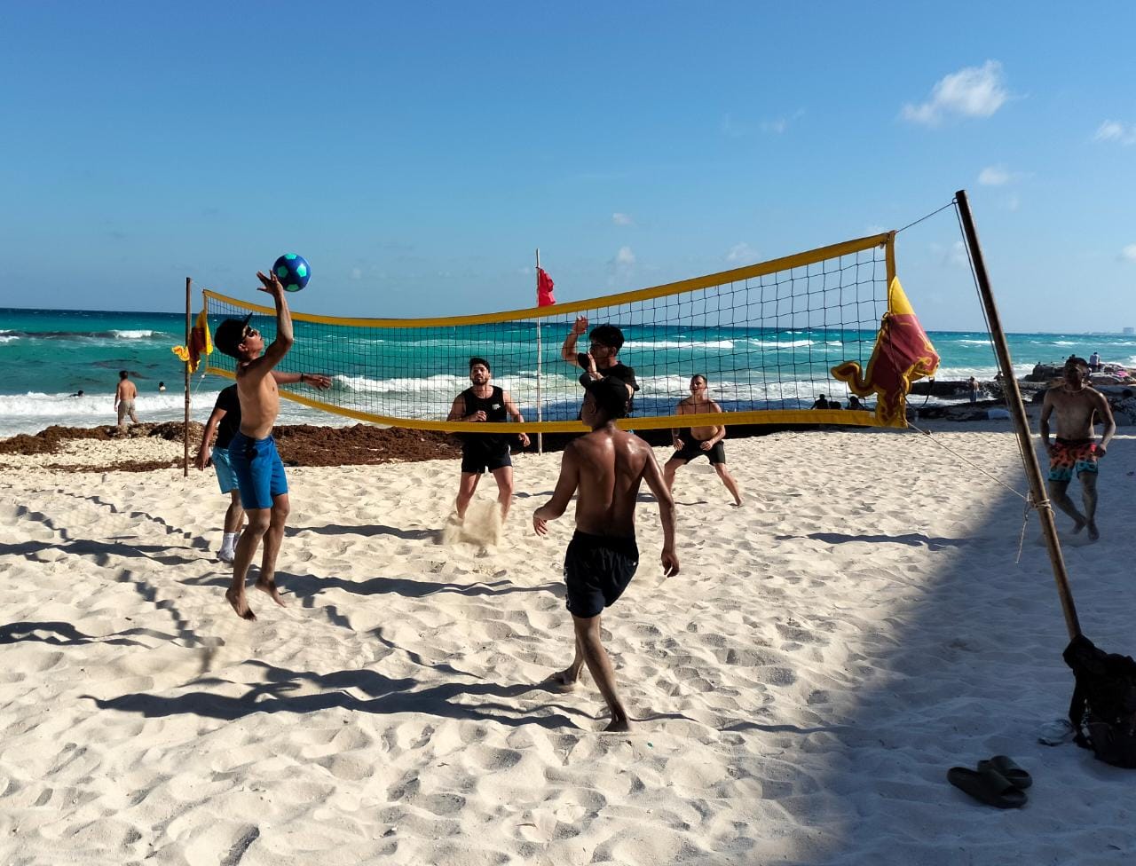 Más de cien mil bañistas han visitado las playas de Cancún