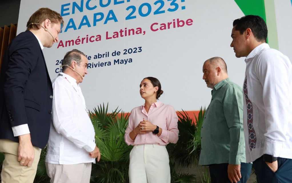 Recibe Ana Paty Peralta a líderes de la industria de atracciones en Cancún
