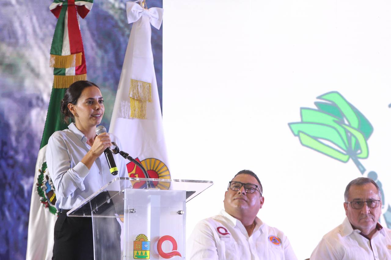 Recibe Ana Paty Peralta a cientos de expertos en Protección Civil