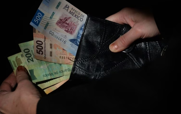 El peso mexicano rompe su récord de siete años