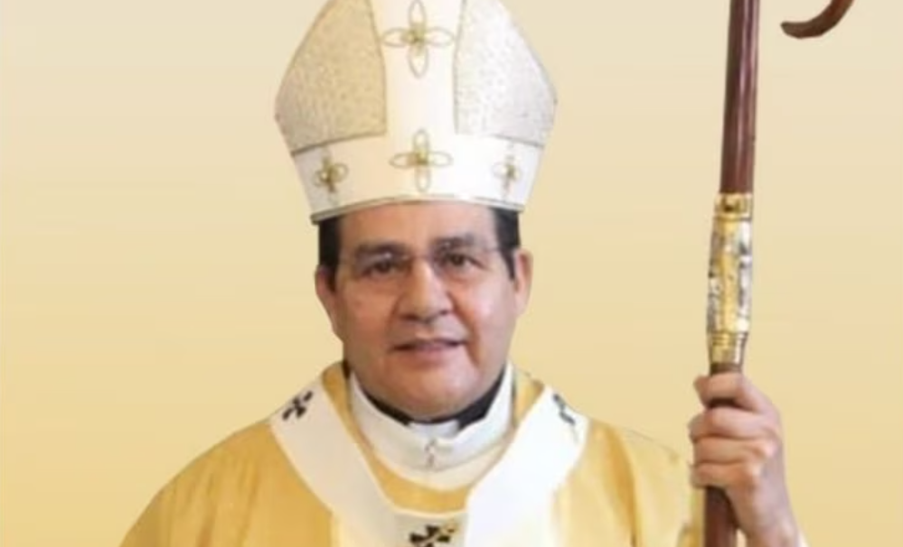 Intentan acuchillar al arzobispo de Durango