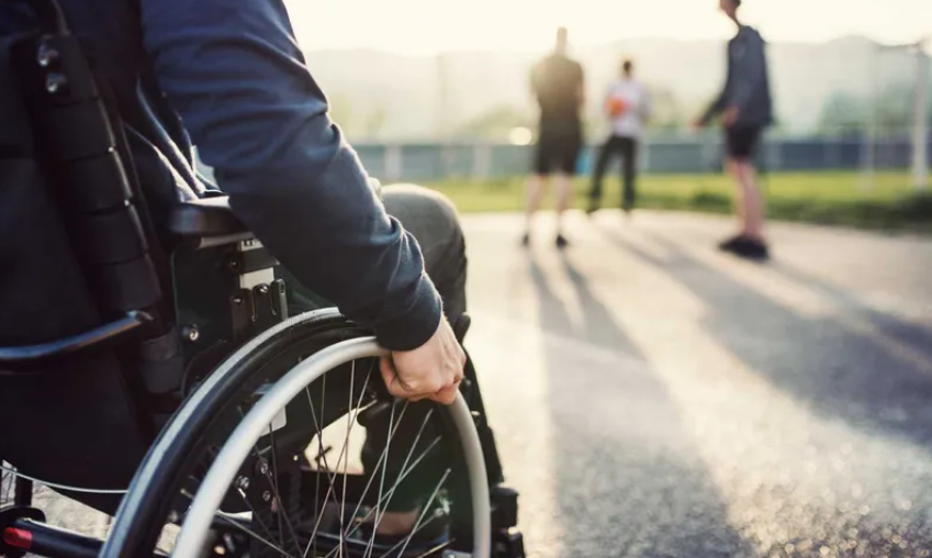 Dan a conocer norma para garantizar atención médica a personas con discapacidad