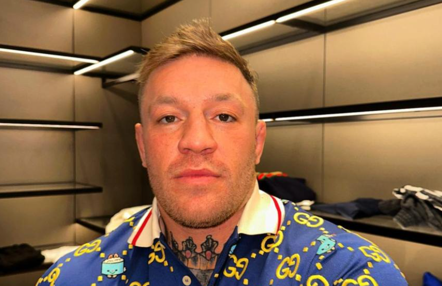 “Canelo, pequeña salchicha de jengibre, te golpearía SIN MANOS, no lo olvides”: Conor McGregor