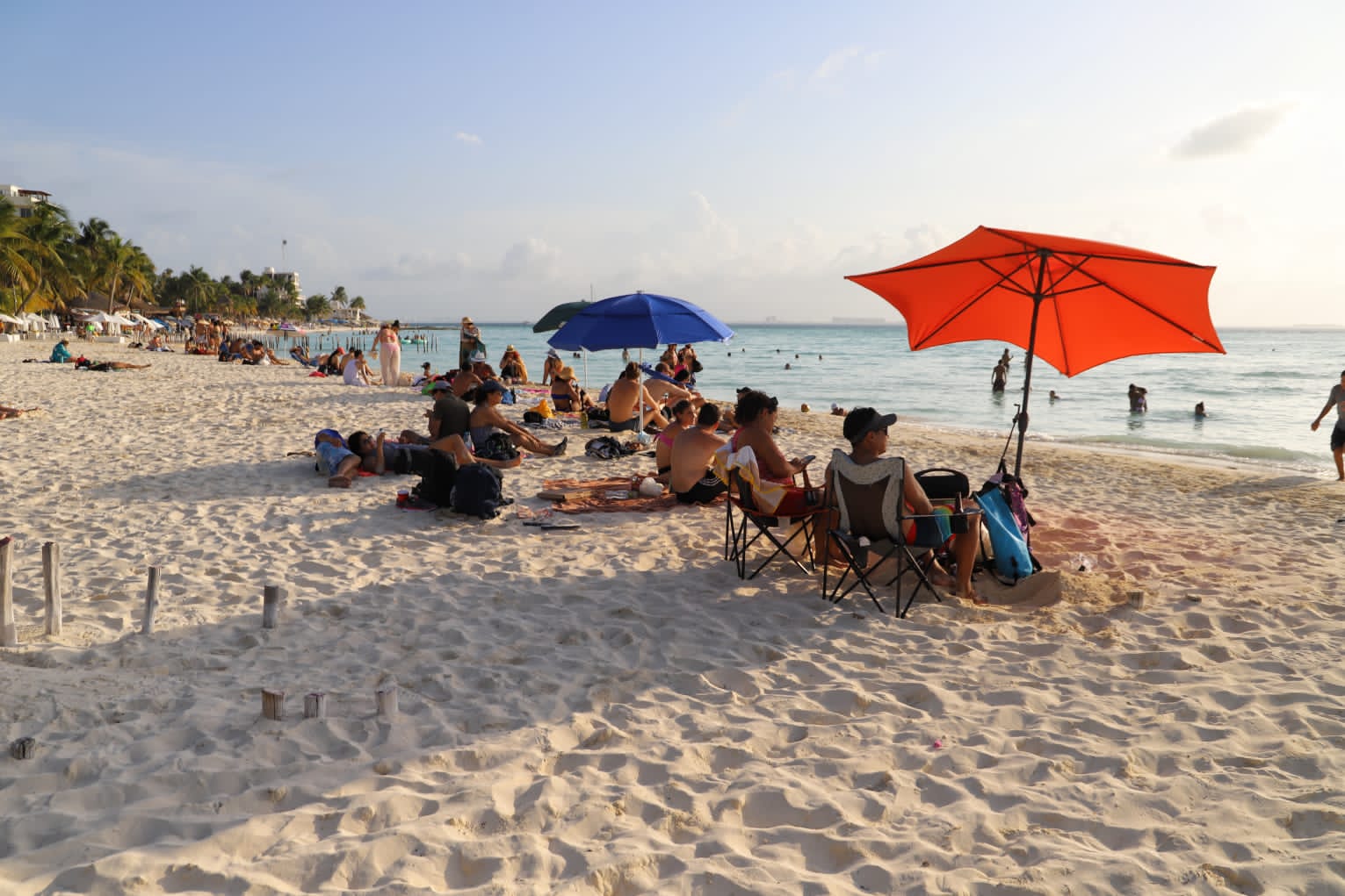 Isla Mujeres mantiene playas libres de sargazo