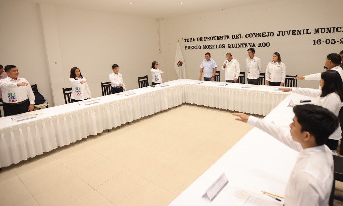 Rinde protesta el primer consejo juvenil municipal de Puerto Morelos