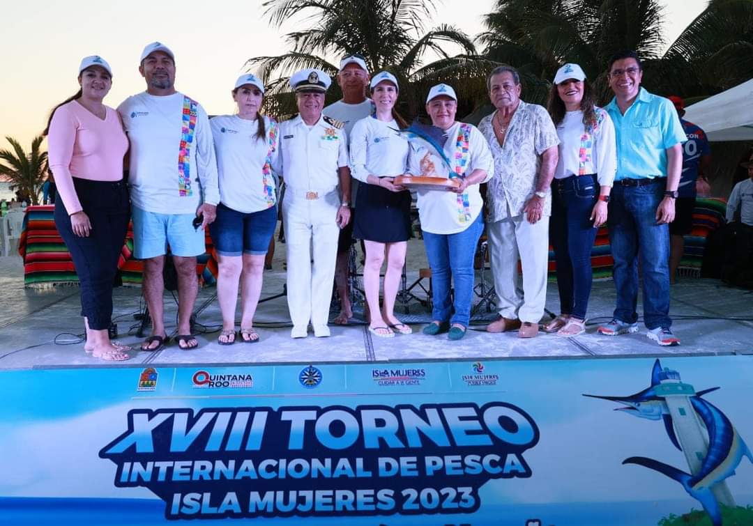 Premia Atenea Gómez a pescadores en el XVIII Torneo Internacional de Pesca “Cosme Alberto Martínez Magaña” de Isla Mujeres