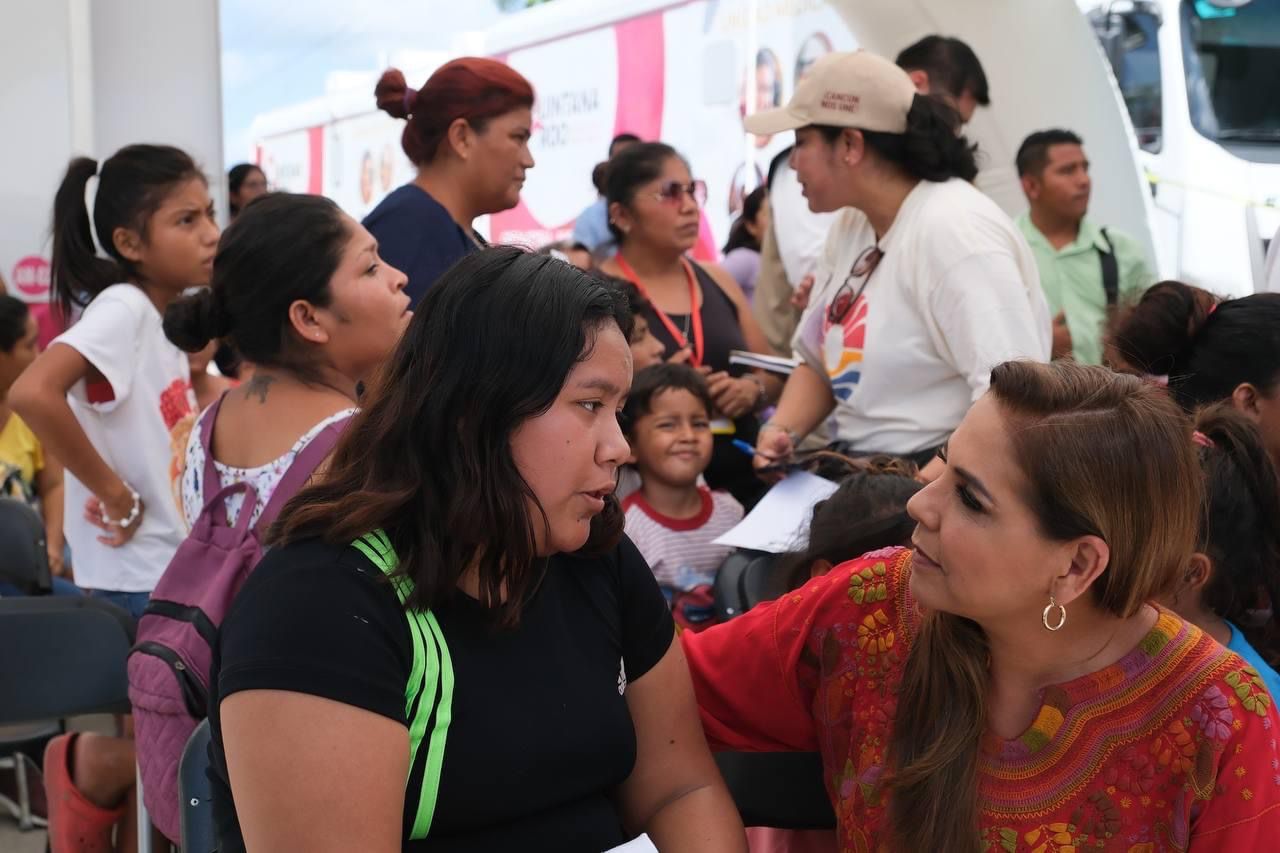 Mara Lezama lleva Salud para Tod@s a Villas Otoch Paraíso