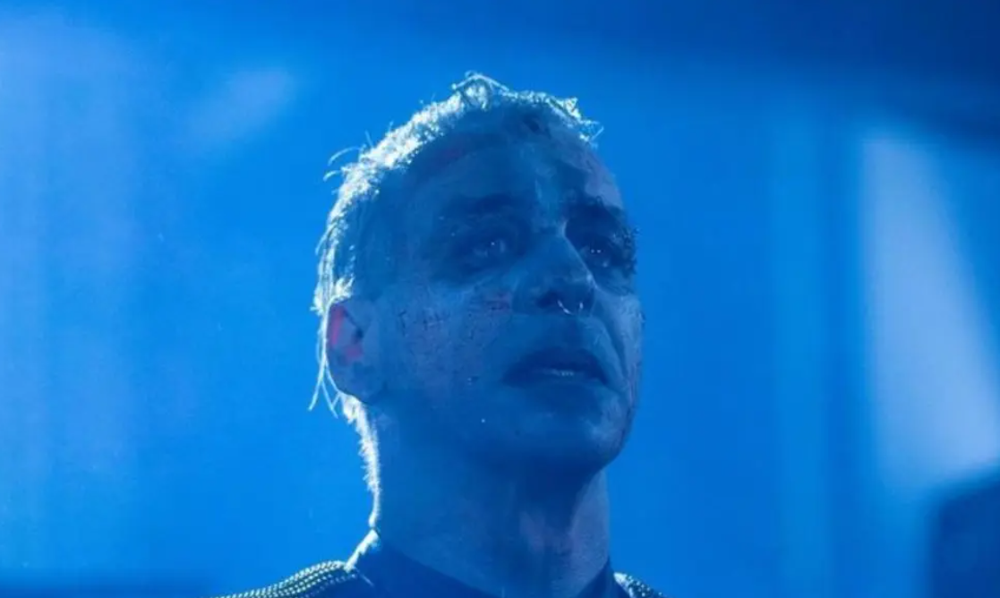 Fiscalía investiga a vocalista de Rammstein por abuso y violación