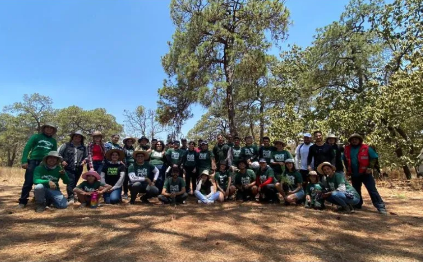 Reforestan el Bosque La Primavera con 900 árboles