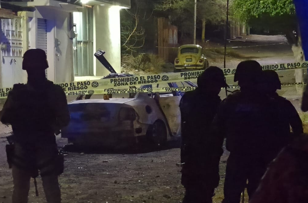 Explota coche bomba en Celaya y deja personas heridas