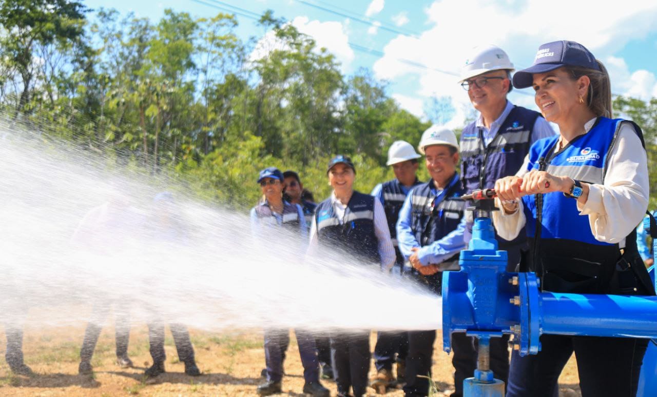 Lili Campos hace cumplir a Aguakan con mejor suministro de agua