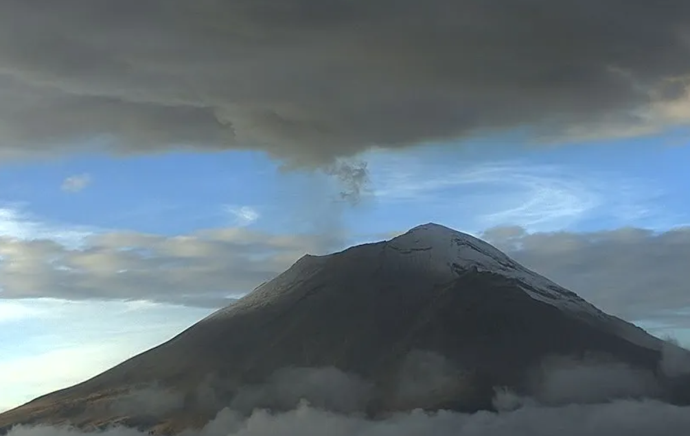 Cae ceniza del Popocatépetl en la CDMX