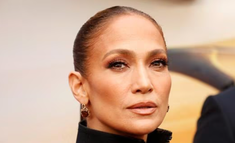 Jennifer Lopez insulta a un paparazzi tras tener problemas para entrar a su gimnasio