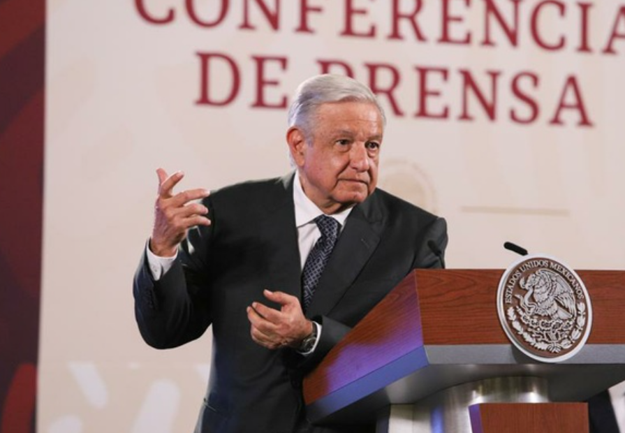 Celebra López Obrador resultados electorales en España