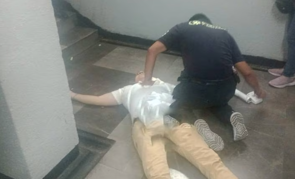 Balacera en entrada de Metro Bellas Artes L8 deja un hombre muerto