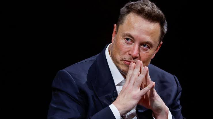 Musk reacciona a Threads y amenaza con demandar a Meta