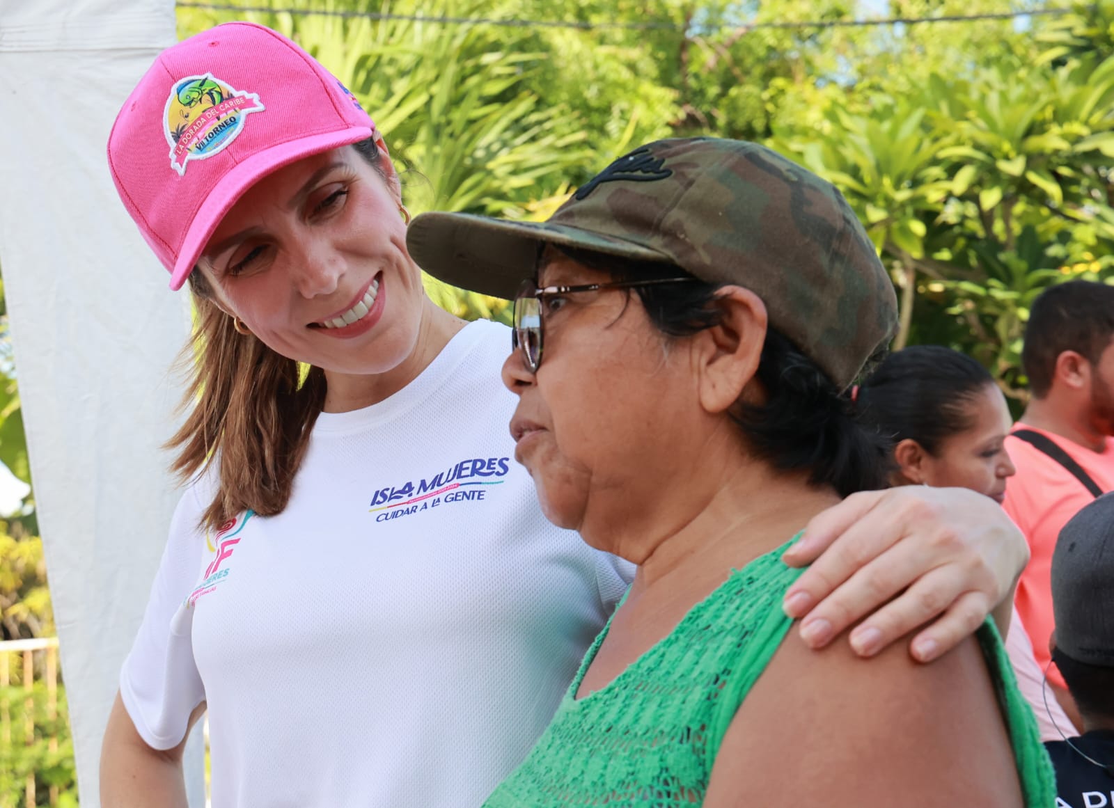 Atenea Gómez acerca los servicios a las familias isleñas, con brigadas médicas y un Limpiatón