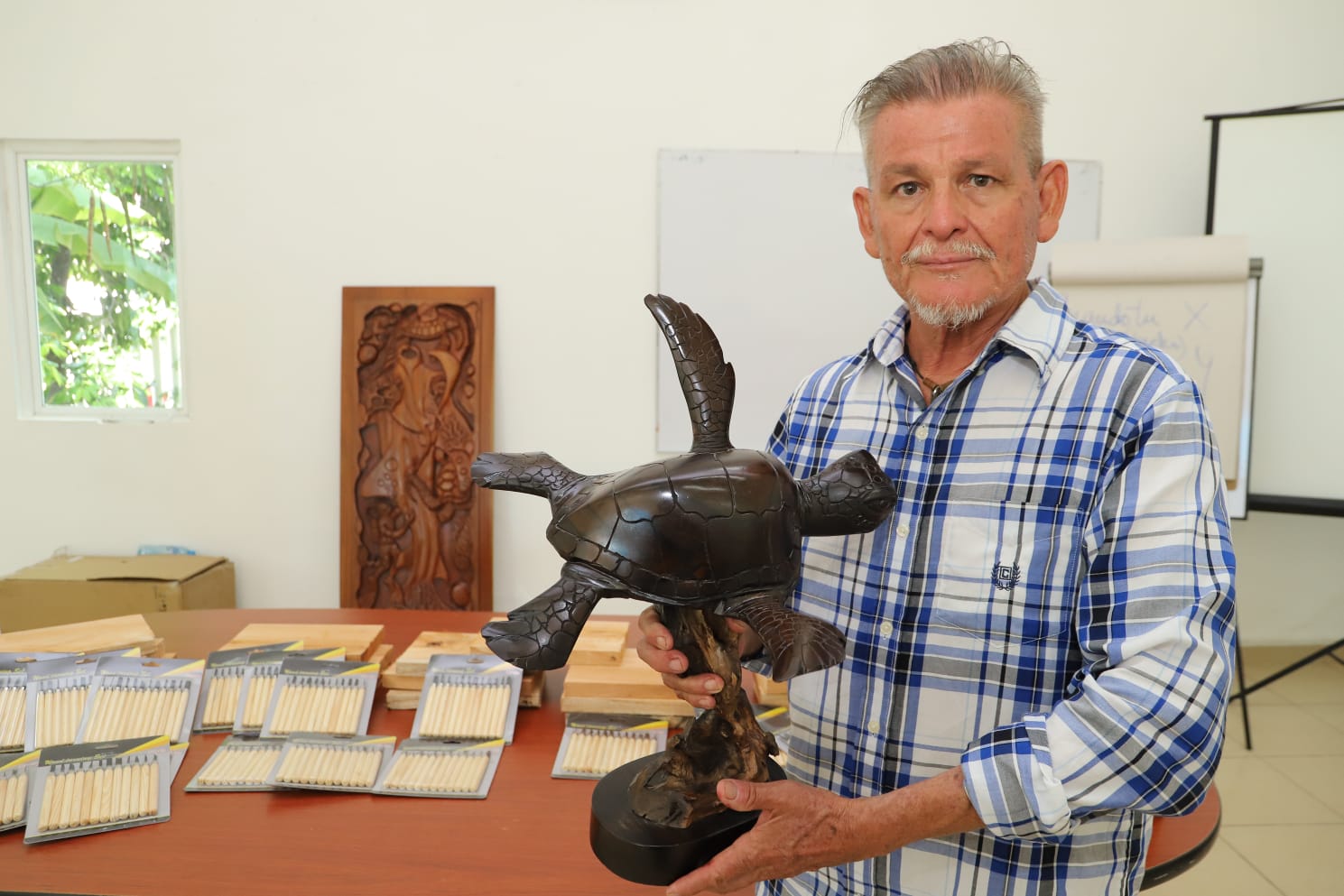 En Isla Mujeres se fortalece el trabajo de los artesanos