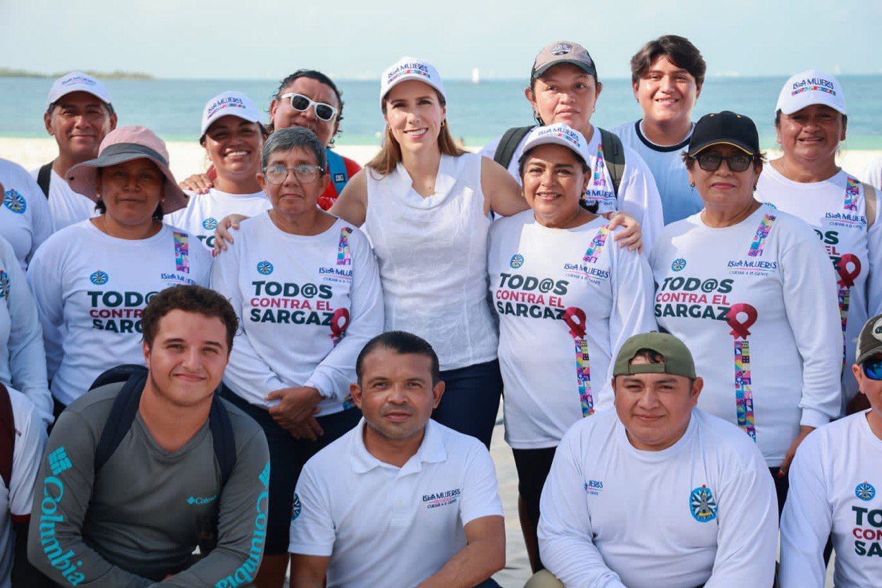 Atenea Gómez invita a mantener limpias y ordenadas las playas de Isla Mujeres en este periodo vacacional