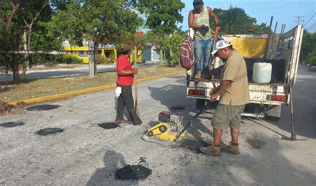 Atiende servicios públicos de Puerto Morelos llamados para mejorar vialidades