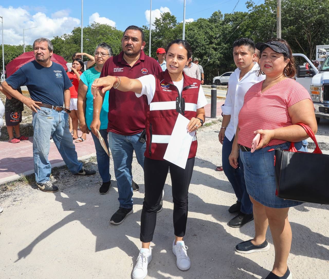Ana Paty Peralta supervisa rehabilitación de retorno en Av. Cancún