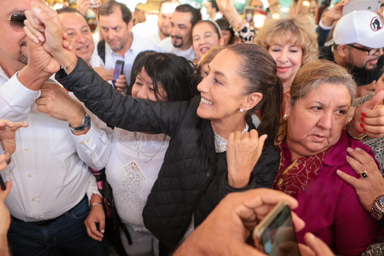 Entre abrazos, aplausos, porras y música norteña, Sinaloa le da la bienvenida a Claudia Sheinbaum