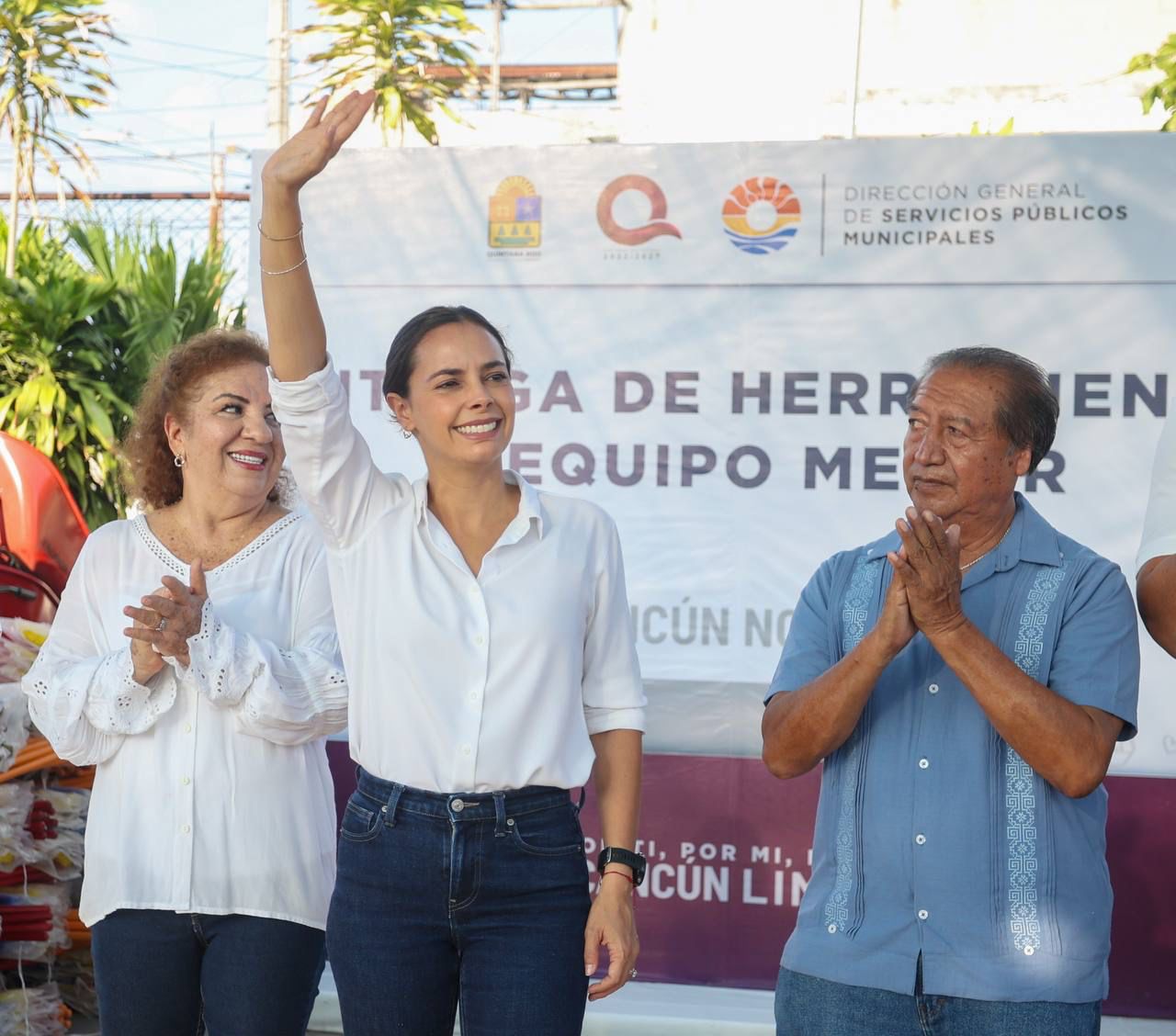 Por un Cancún limpio, equipa Ana Paty Peralta a trabajadores de parques y jardinería