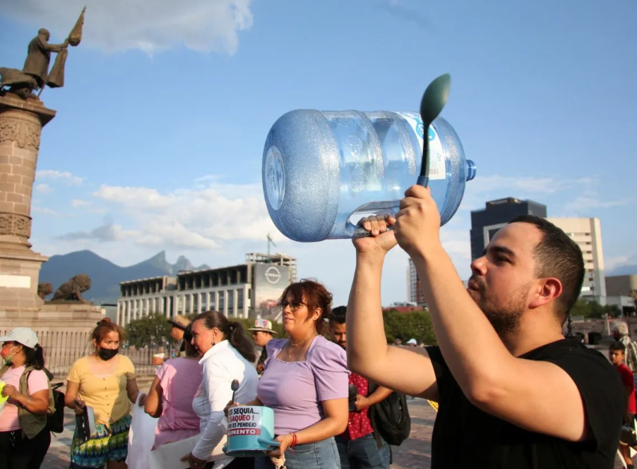 Nuevo León con temperaturas de 40 grados sin agua ni lluvias