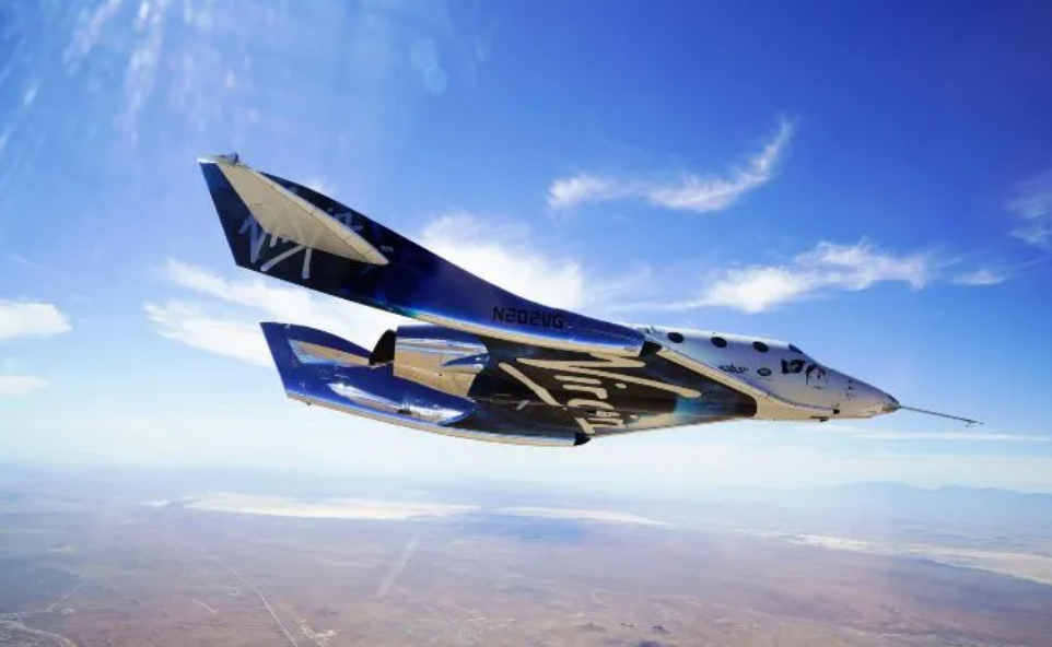 Cohete de Virgin Galactic brinda su primer viaje turístico