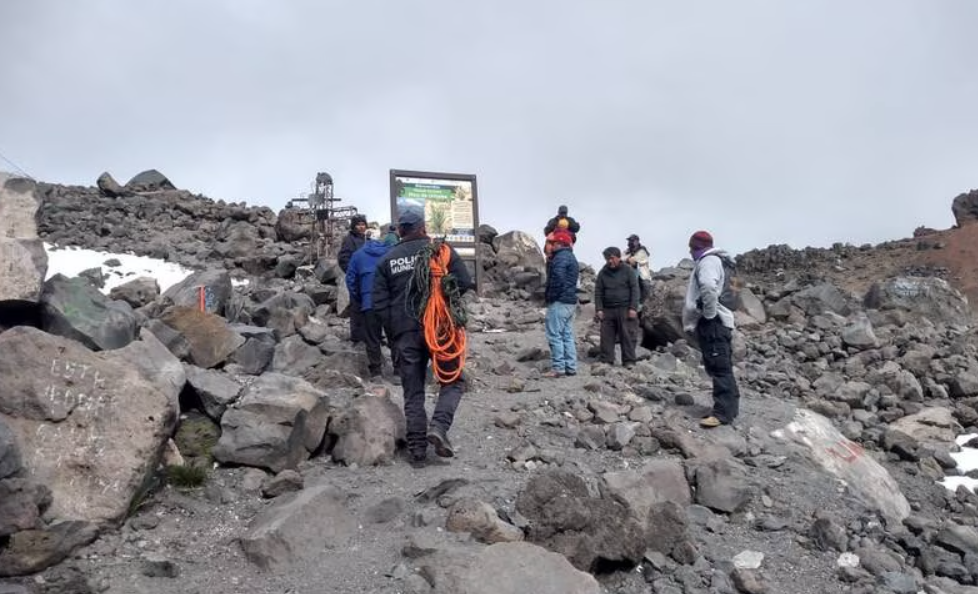 Fallecen cuatro alpinistas tras caer del Pico de Orizaba