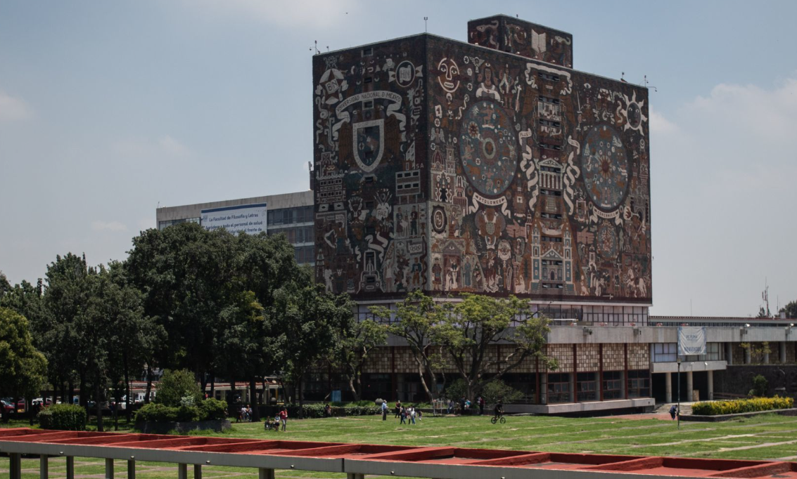 Fallece profesor de la UNAM durante clases