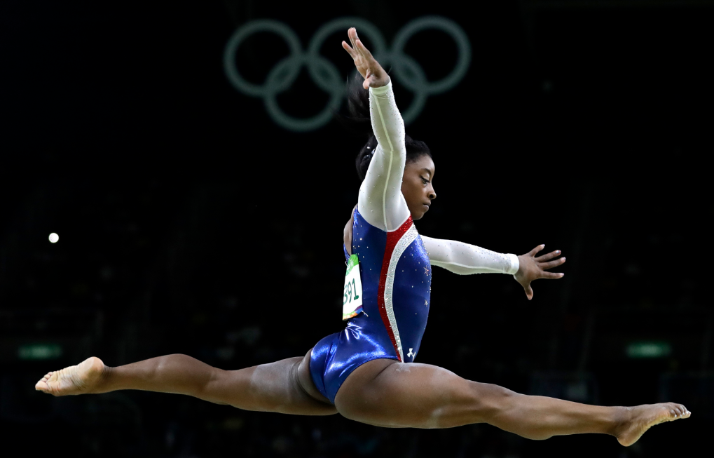 Simone Biles impone récord de victorias en all-around