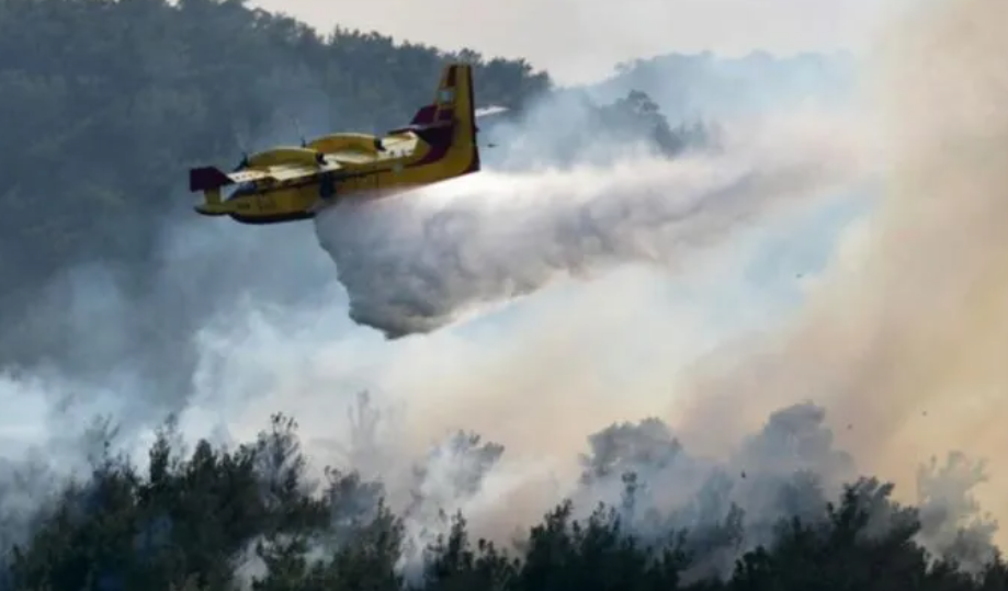 Trabajan para detener en Grecia un megaincendio