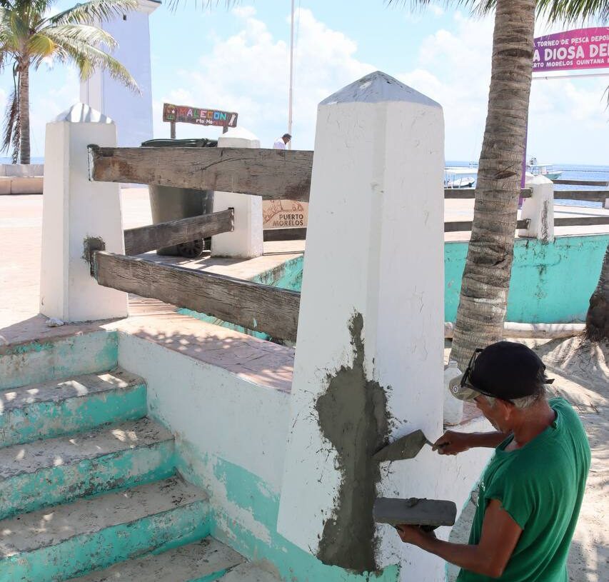 Embellece gobierno de Puerto Morelos la zona turística del destino