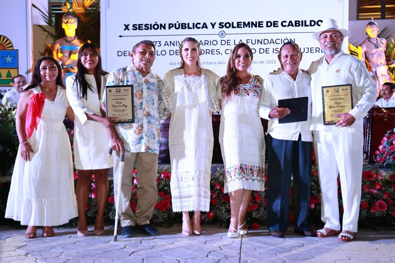 Mara Lezama y Atenea Gómez celebran el 173 Aniversario de la Fundación de Isla Mujeres