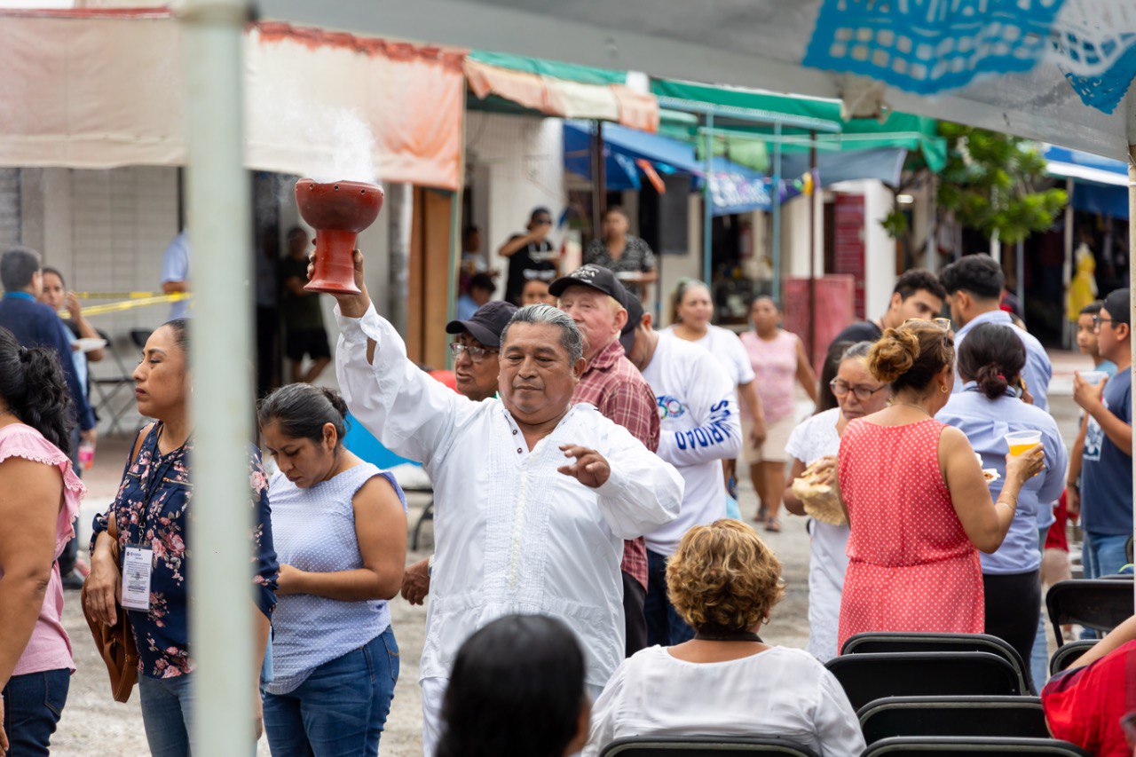 Celebran 15 años del mercado de la Colosio