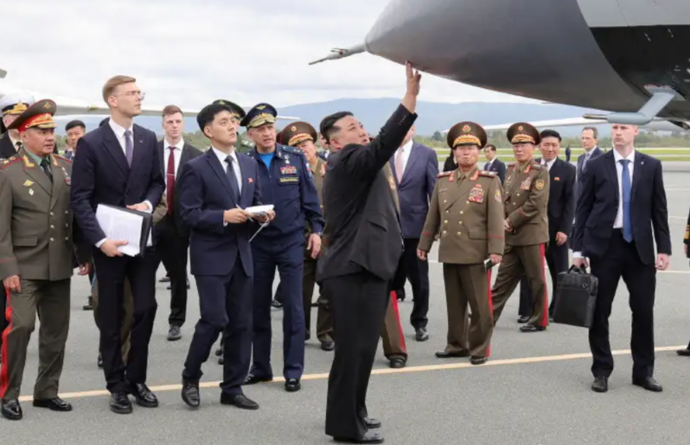 Ministro de Defensa ruso recibe a Kim en Vladivostok