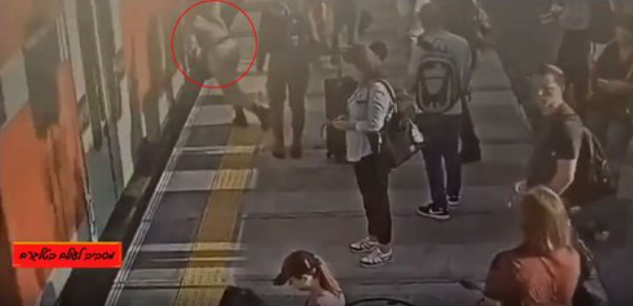 Mujer se desmaya, cae a las vías y es arrollada por el tren