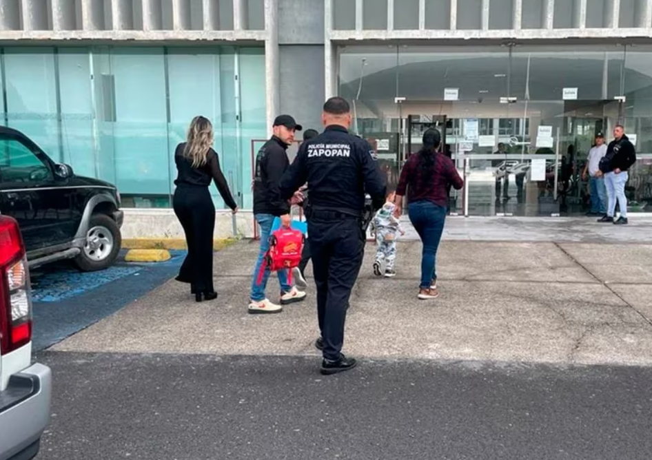 Niño de 4 años desaparece en Austria y es localizado en Jalisco