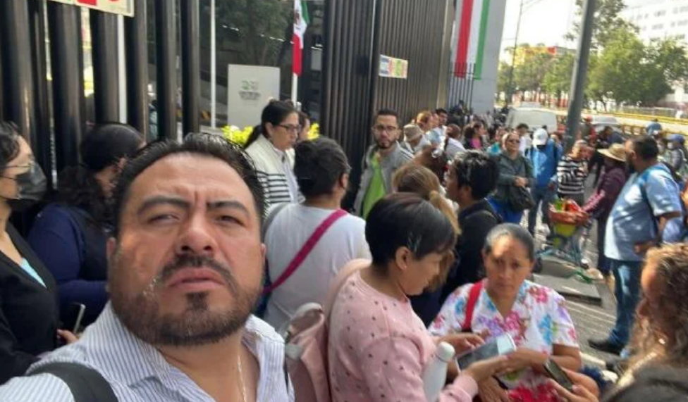 Continúan protestas de médicos en CDMX